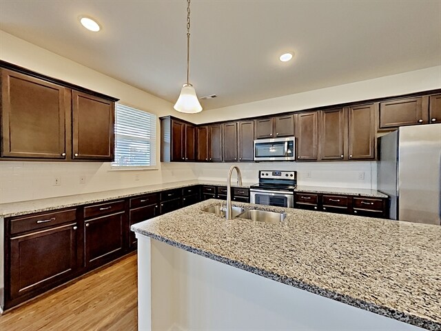Foto del edificio - 5258 Lake Maxwell Drive