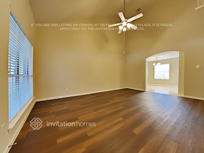 Foto del edificio - 911 Red Alder Cir