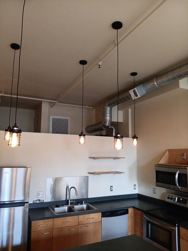Building Photo - 300 Tijeras Ave NE