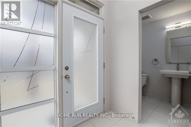 Building Photo - 923 Chipping Cir