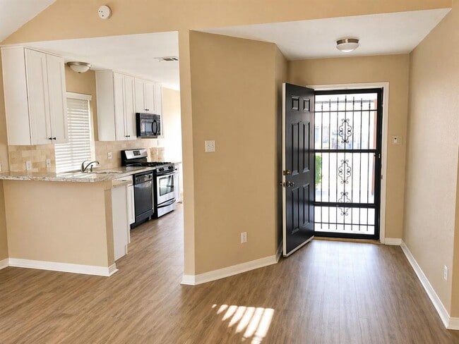 Foto del edificio - 2007 Crystal Shore Dr