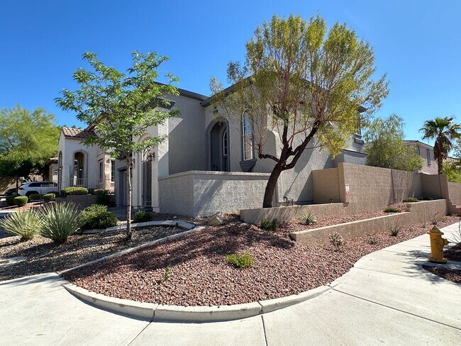 Building Photo - MAGNOLIA AT SUMMERLIN CENTRE