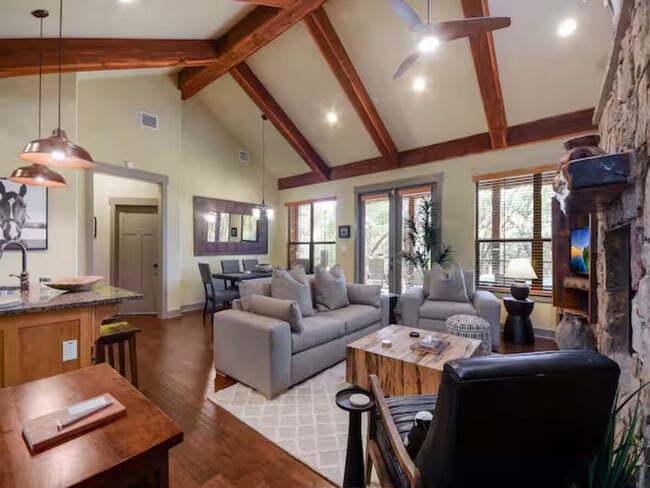 Foto del edificio - 18729 Natures Way