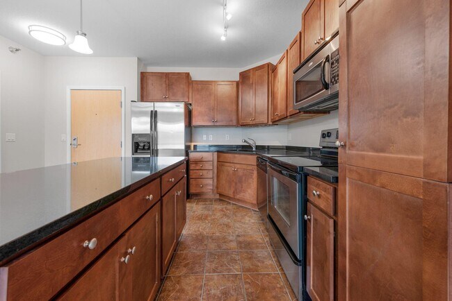 Building Photo - 1155 Ford Road 313