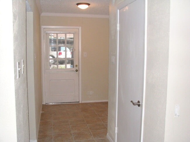 Foto del edificio - 8277 Kingsbrook Rd