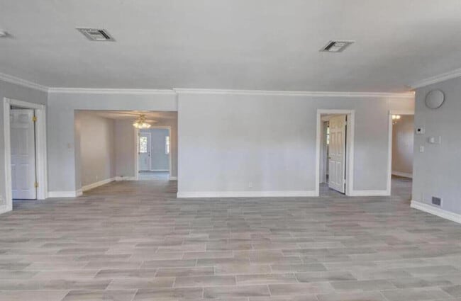 Building Photo - 455 NE 36th St