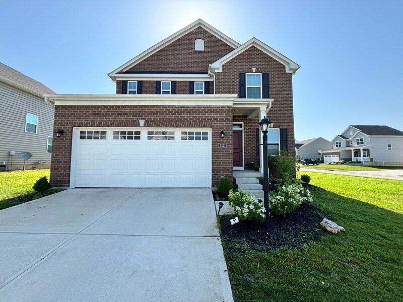 Primary Photo - 152 Cresting Rd