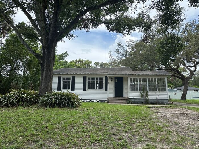 Foto principal - OVERSIZED LOT WITH DETACHED GARAGE