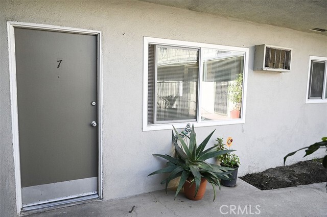 Foto principal - 7745 Laurel Canyon Blvd