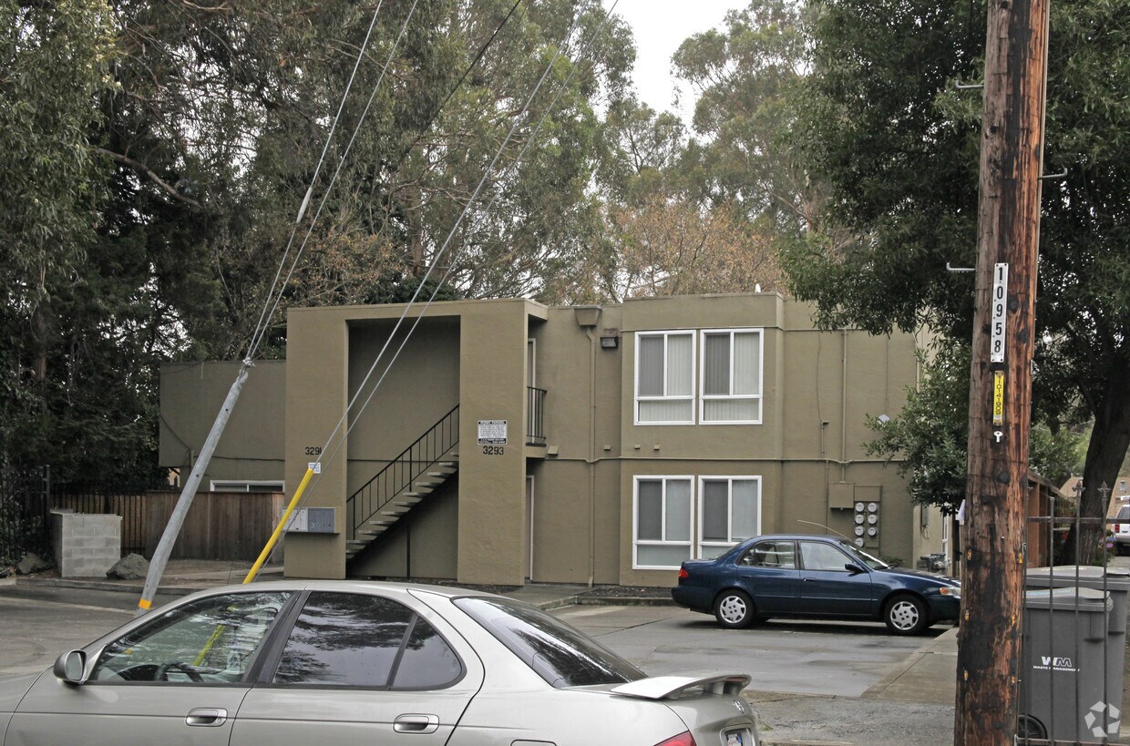 Foto del edificio - 3291-3293 Lynde St