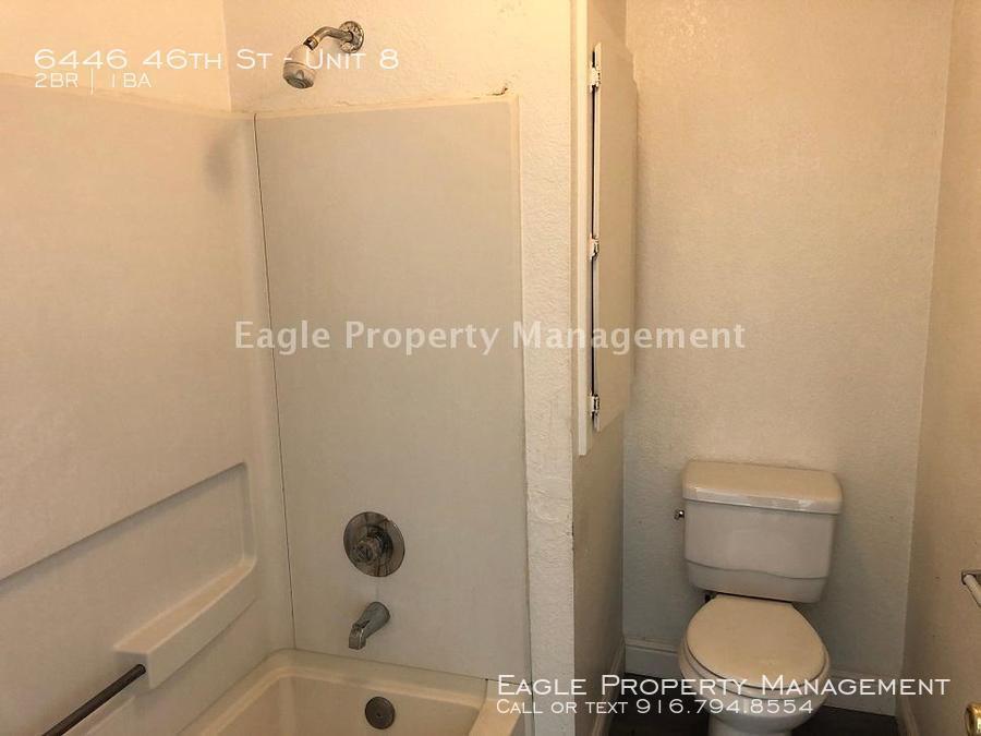 Building Photo - 2BD 1 BA Apartment Near 47th Ave and 99