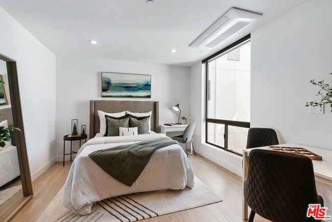 Foto del edificio - 3688 Overland Ave