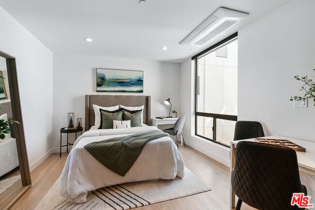 Foto del edificio - 3688 Overland Ave