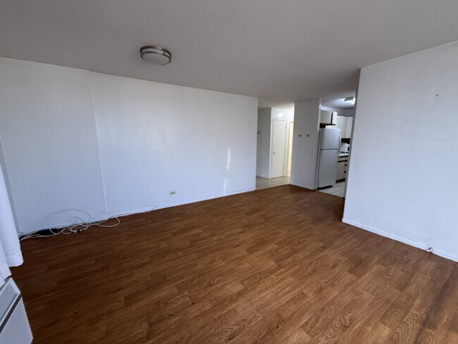 Foto del edificio - Bright & Breezy 1-Bedroom Condo in Moiliil...