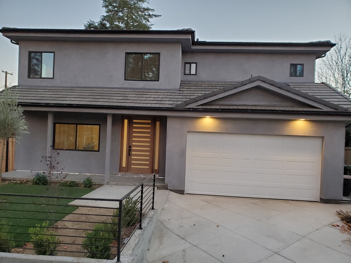 Foto principal - 17348 Emelita St