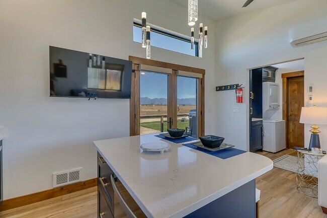Foto del edificio - 1026 Farmhouse Ln