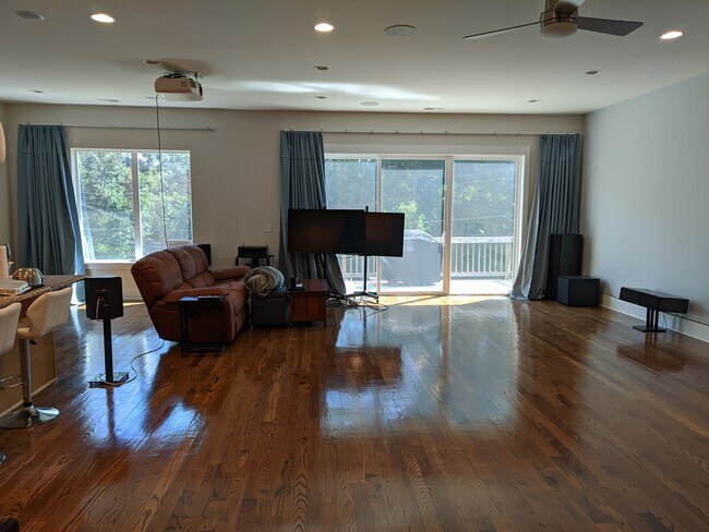 Spacious Dining Room - 2039 Cartier Way
