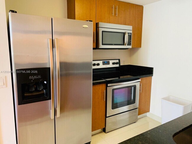 Foto del edificio - 601 NE 23rd St