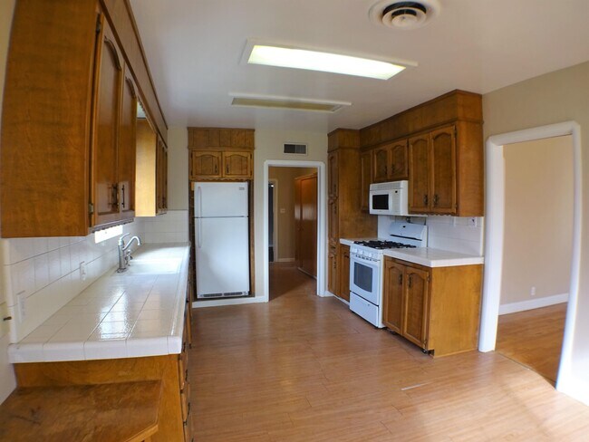 Building Photo - 406 Panama Ave