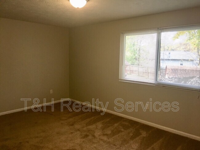 Building Photo - 5848 Annapolis Dr