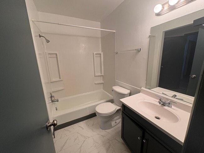 Building Photo - 156 N 28th St