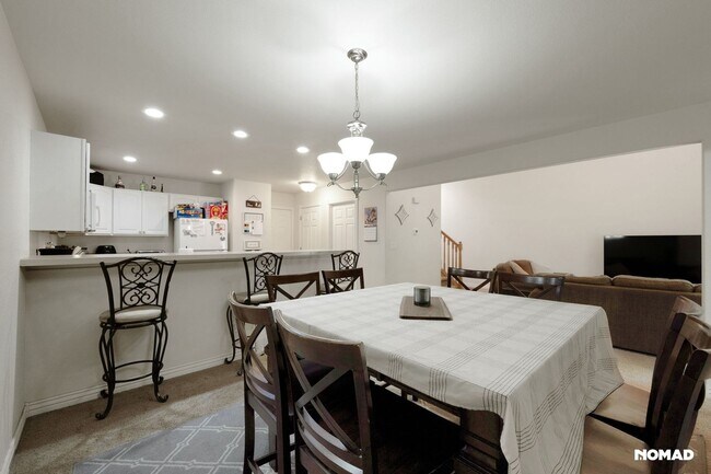 Foto del edificio - Spacious 4BR Townhome in Greeley