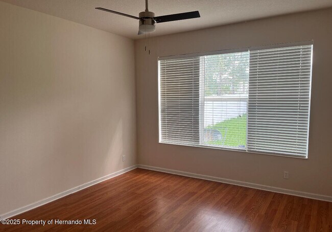 Foto del edificio - 1079 Purple Flower Ct