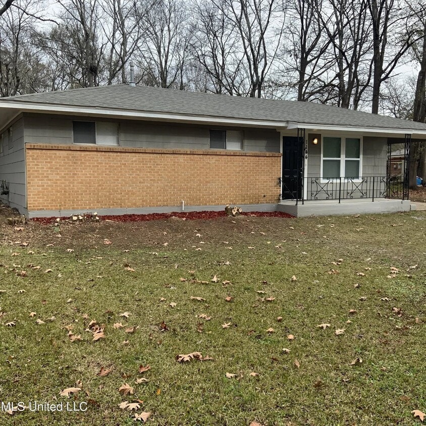 Foto principal - 1144 McCluer Rd