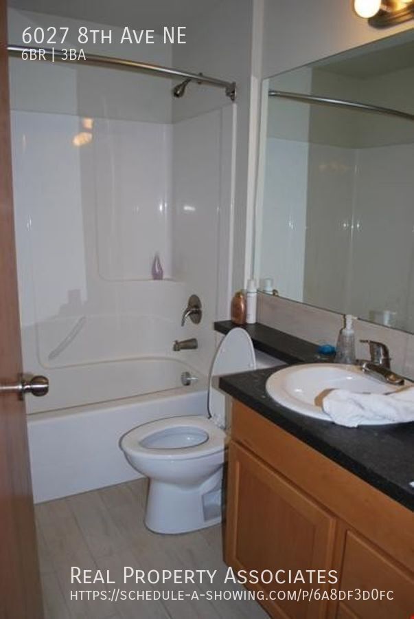 Foto del edificio - 6027 8th Ave NE