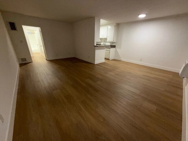 Foto del edificio - 10776 Rose Ave