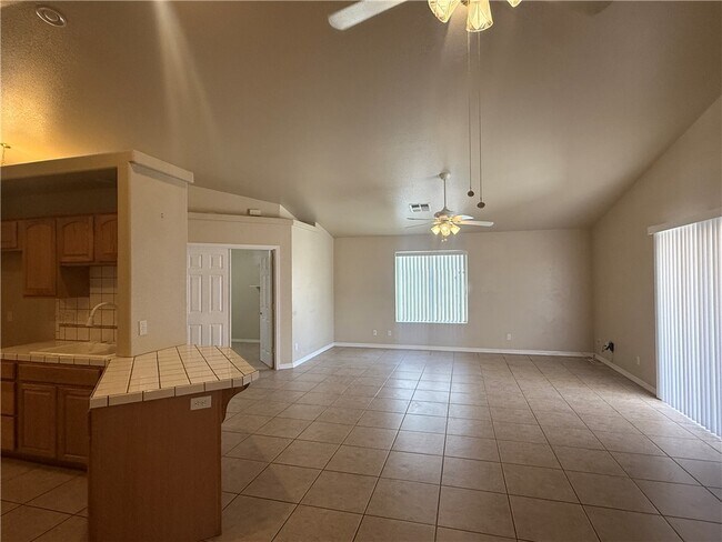 Foto del edificio - 3674 N Willow Rd