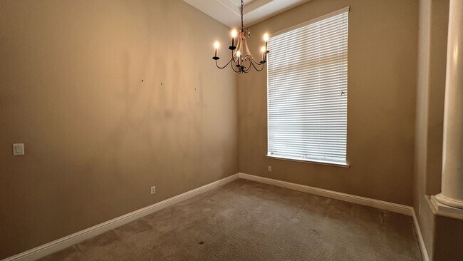 Foto del edificio - Spacious Elk Grove 4bd/2.5ba Home with 2 C...