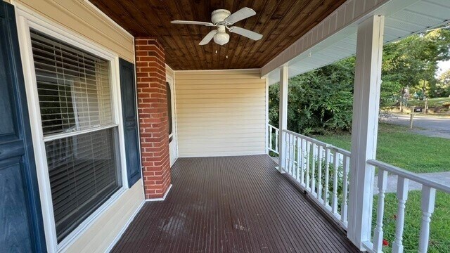 Foto del edificio - 421 18th St NW