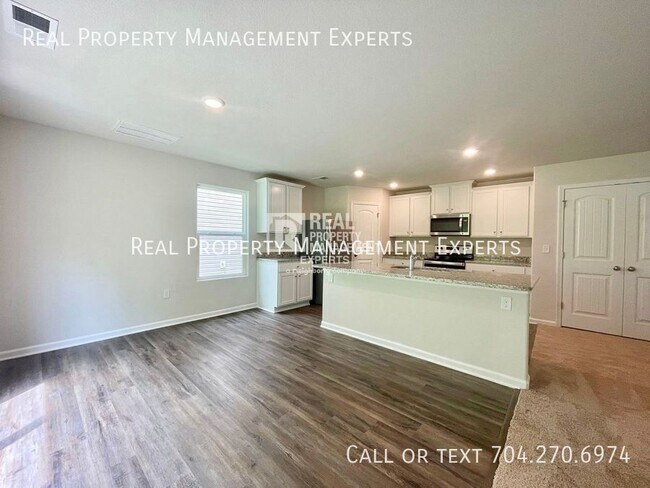 Foto del edificio - 9139 Creedmore Hills Dr