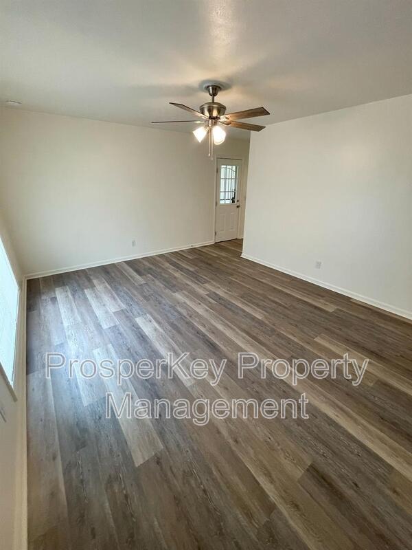 Foto del edificio - 5360 Spencer Ln