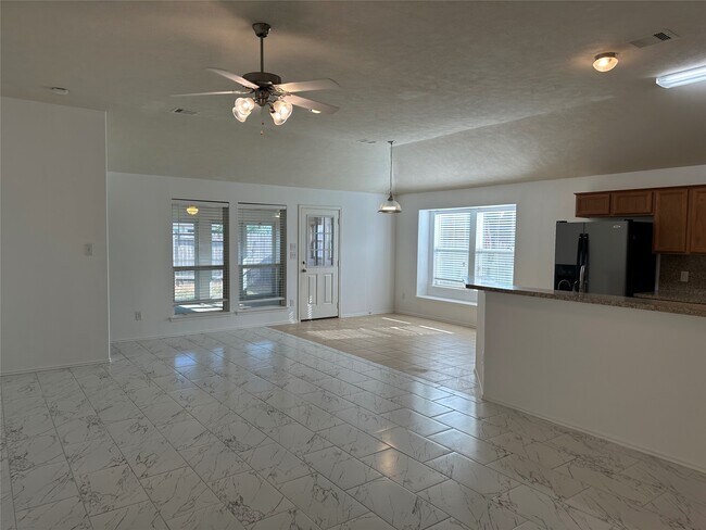 Building Photo - 22206 Oceanic Dr