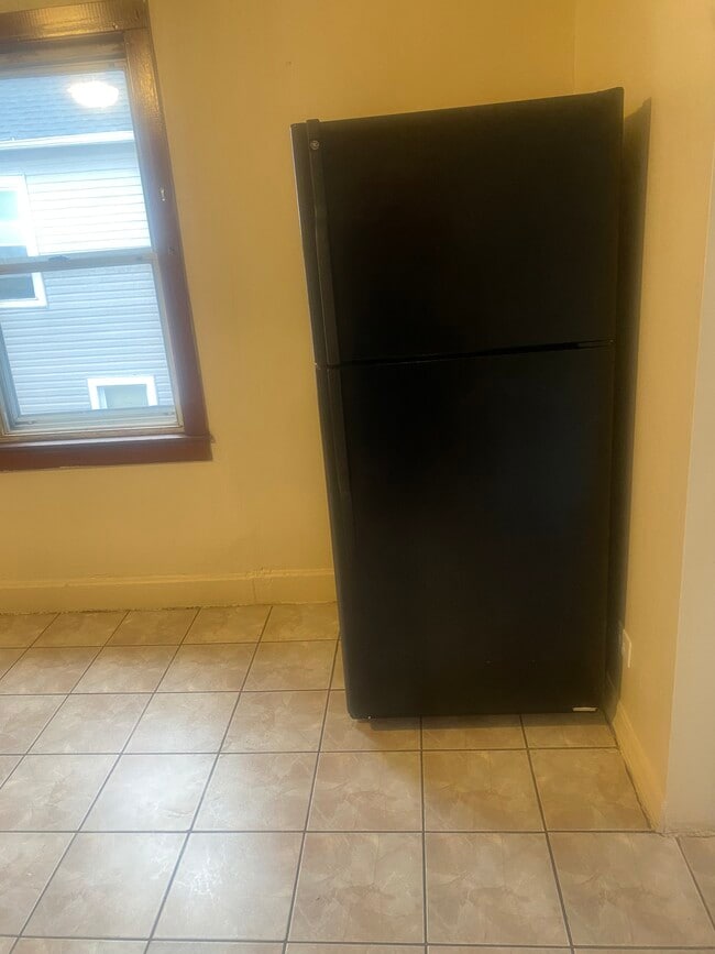 Fridge - 3605 S Washtenaw Ave