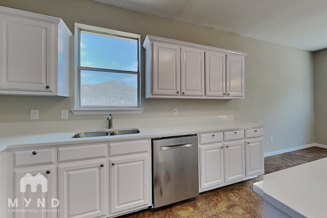Foto del edificio - 2213 Creek Side Dr
