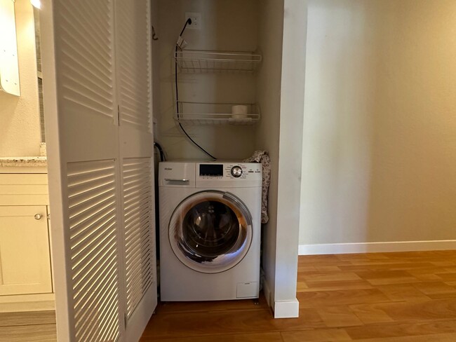 Foto del edificio - Beautiful remodeled 2 bedroom and 1 bath c...