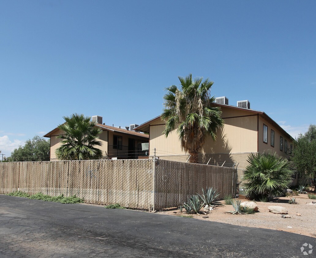 Geronimo Place Apartments in Tucson, AZ
