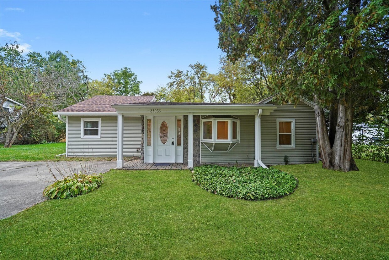 Foto principal - 37936 N Wilson Ave