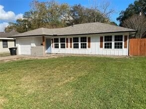 Building Photo - 1707 S Park