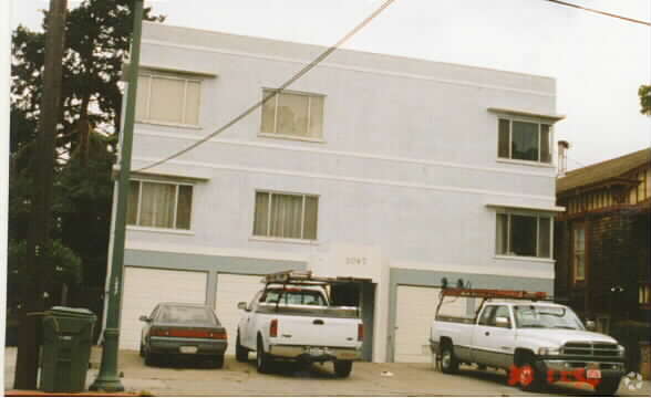 Foto del edificio - 1047 Santa Clara Ave
