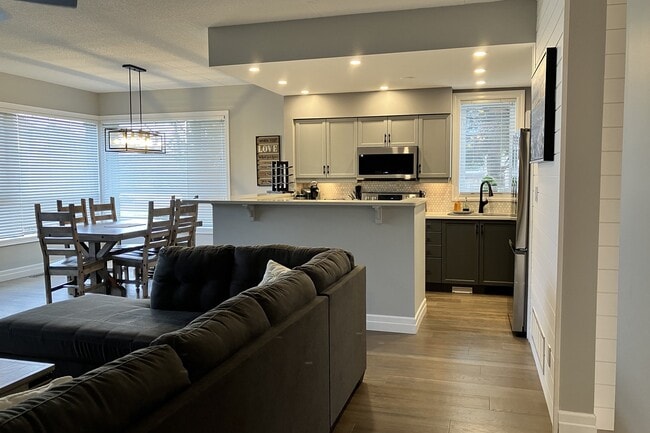 Photo du bâtiment - 667 Johnston Pk Ave