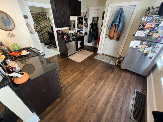 Foto del edificio - 506 E Locust St