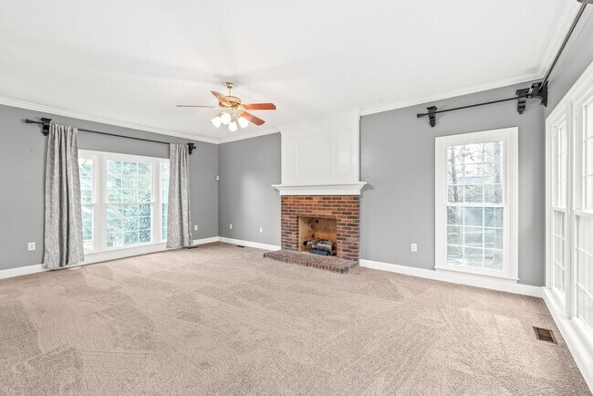 Foto del edificio - (Coming Soon) Full Brick Home in Matthews!