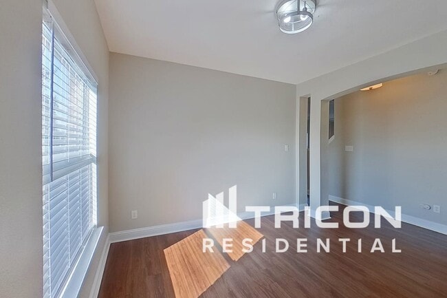 Foto del edificio - 101 Redbud Dr