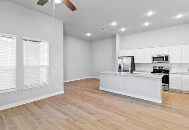Foto del edificio - 735 Staglin St