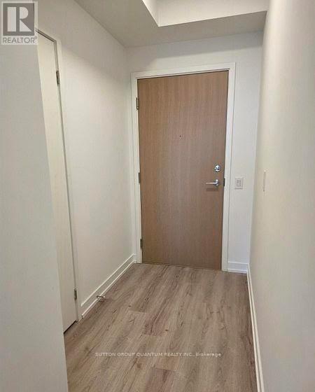 Photo du bâtiment - 395 Square One Dr