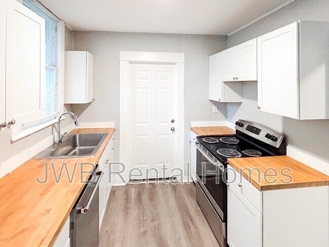 Foto del edificio - 419 Broward St